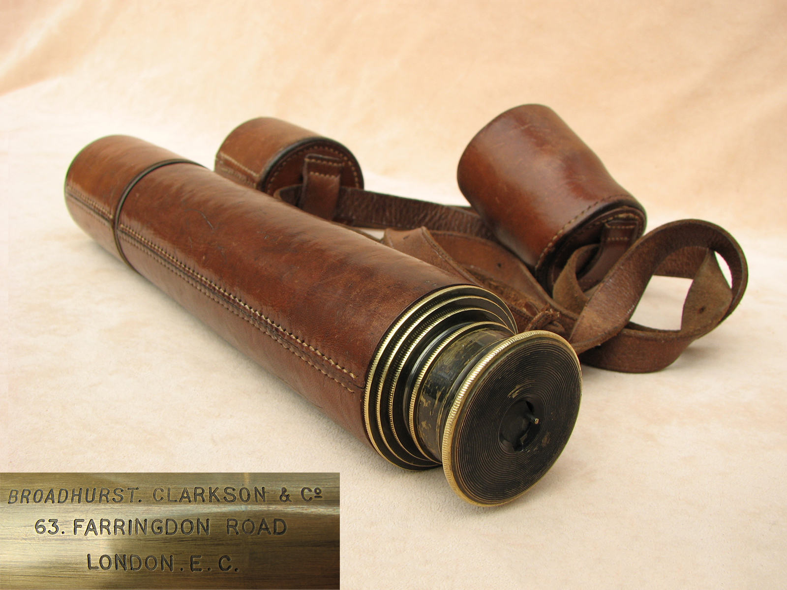 Powerful 25x-40x variable magnification field 'Tourist' telescope by Broadhurst Clarkson